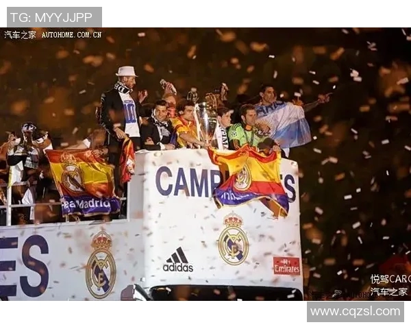 墙上挂布足球明星的魅力与激情展现足球文化的独特风采